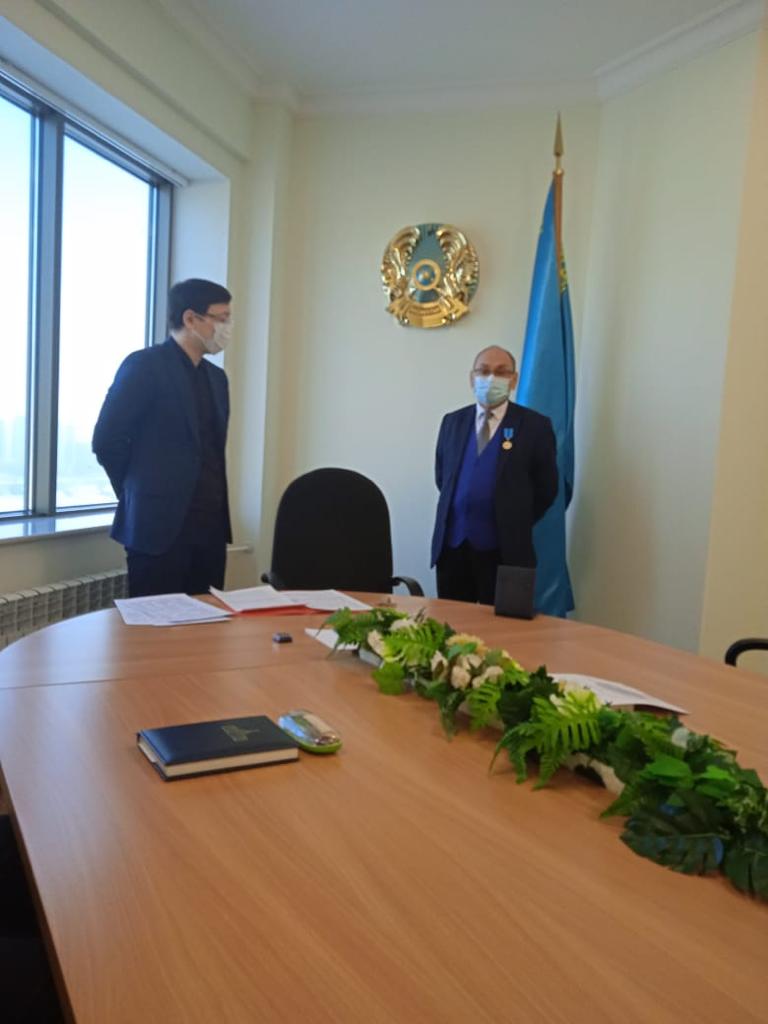 Награждение сотрудников Архива Президента РК