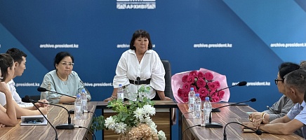 Жас архившілер сала ардагері Тараза Әбіловамен кездесті фото галереи 3
