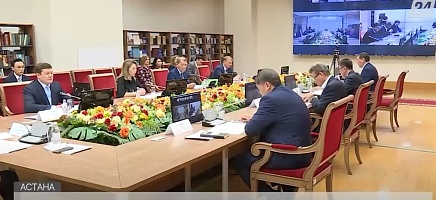 Мемлекеттік кеңесші Ерлан Қарин Саяси қуғын-сүргін құрбандарын толық ақтау жөніндегі комиссияның отырысын өткізді фото галереи 2