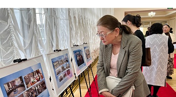 Президент Архиві Қазақстан халқы Ассамблеясының 30 жылдығына орай көрме ұсынды