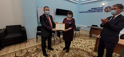 Толықтыру көздері болып табылатын мекемелерге Алғыс хаттар тапсыру фото галереи 6