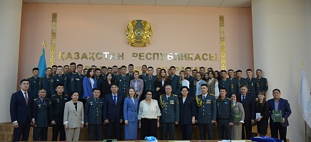 Круглый стол «Армия Независимого Казахстана: Долг. Честь. Отвага» фото галереи 21