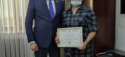 Толықтыру көздері болып табылатын мекемелерге Алғыс хаттар тапсыру фото галереи 1