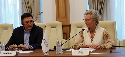 В Архиве Президента РК прошла встреча Президента Международного совета архивов с руководителями архивных служб стран Центральной Азии фото галереи 8